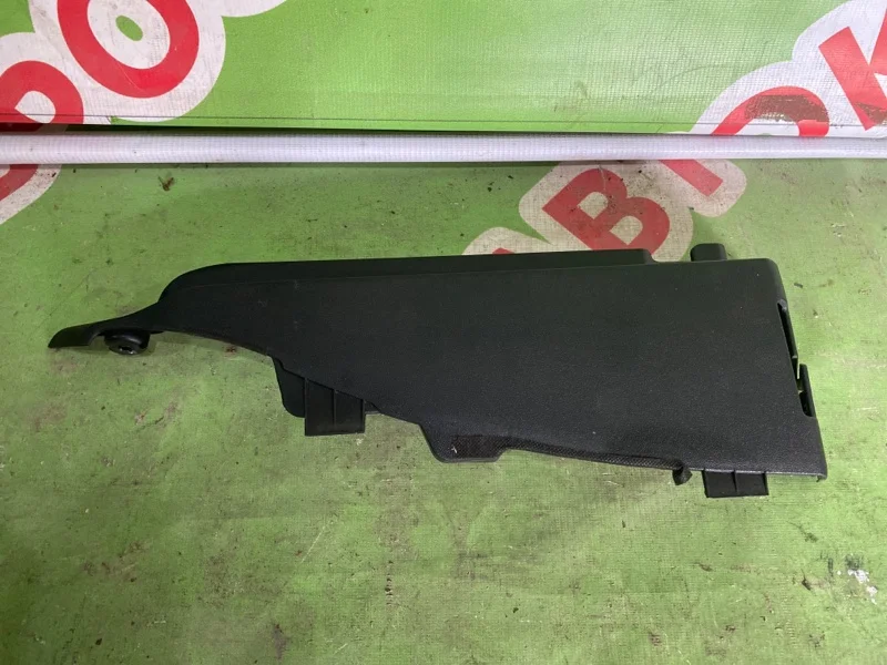 Направляющая шторки (полки) багажника Kia Ceed 2007-2012