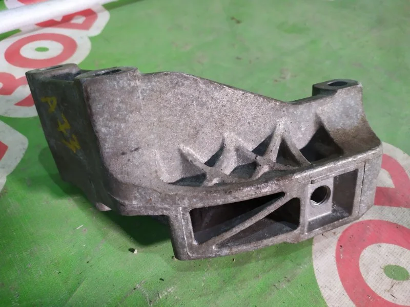 Кронштейн опоры двигателя Nissan Qashqai 2006-2013 - миниатюра 2