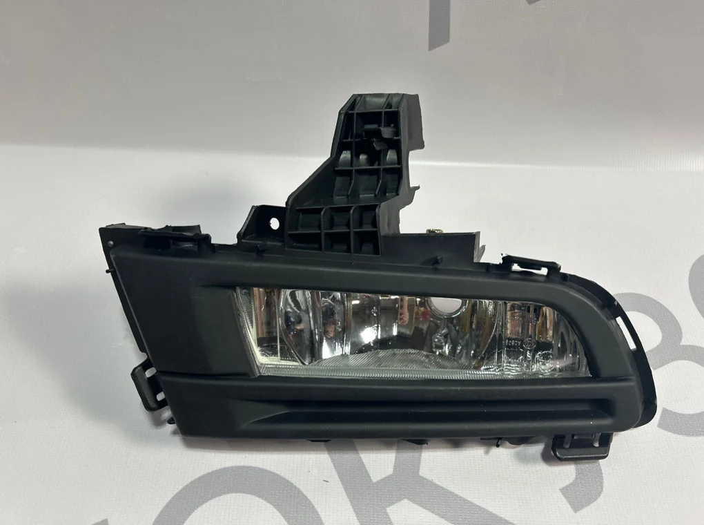 Фара противотуманная правая Mazda 3 2007-2009 - миниатюра 3