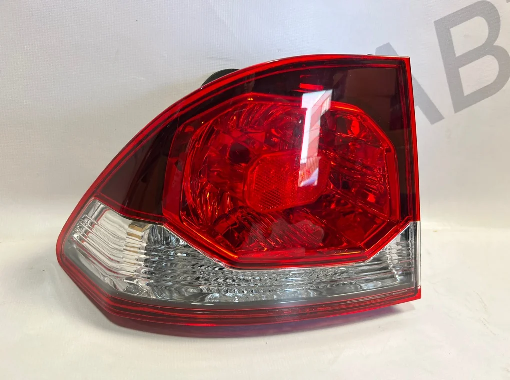Фонарь задний левый наружный Honda Civic 2008-2011 - миниатюра 2