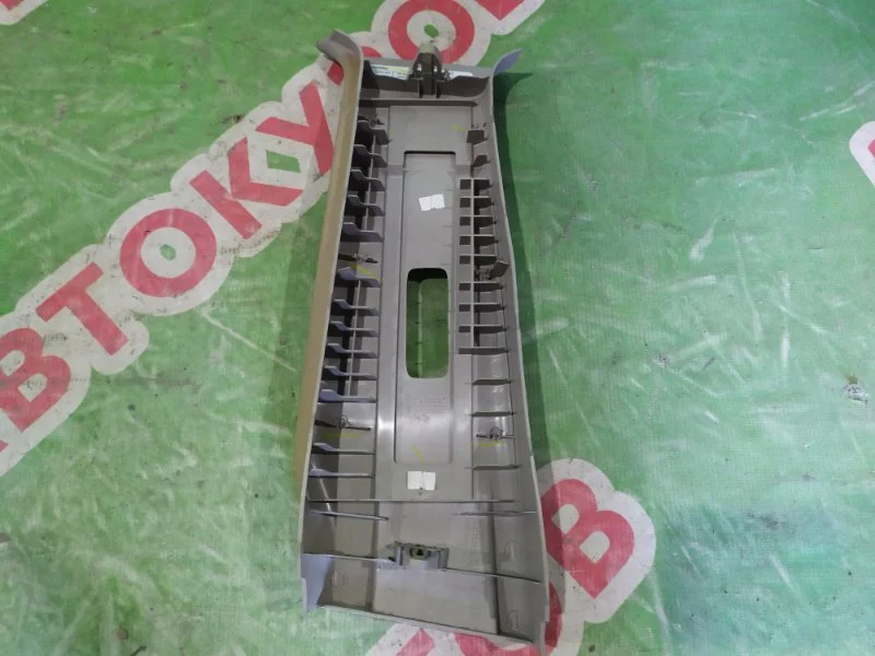 Обшивка стойки Nissan Tiida 2007-2014 - миниатюра 2