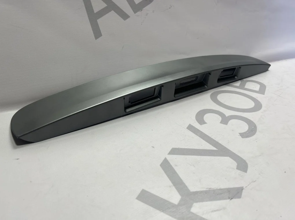 Накладка крышки/двери багажника Nissan Qashqai 2006-2013 - миниатюра 3