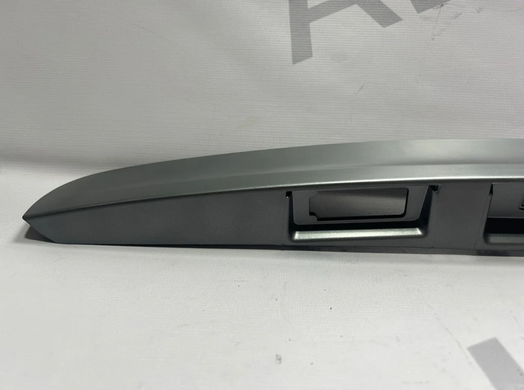 Накладка крышки/двери багажника Nissan Qashqai 2006-2013 - миниатюра 4
