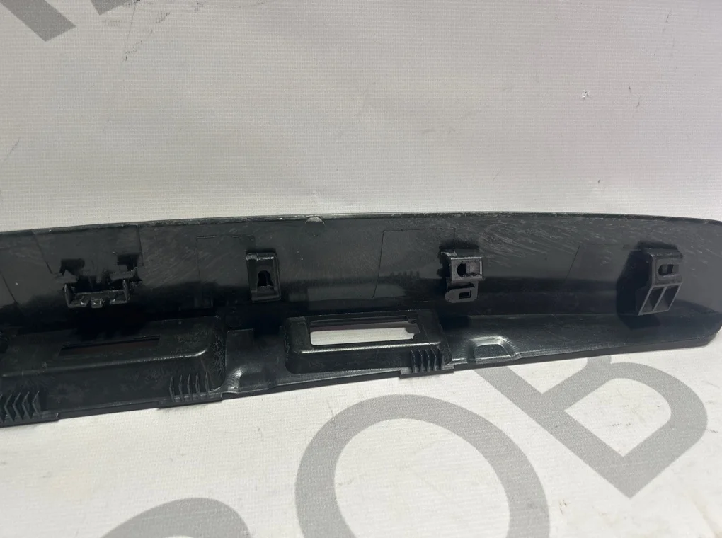 Накладка крышки/двери багажника Nissan Qashqai 2006-2013 - миниатюра 9