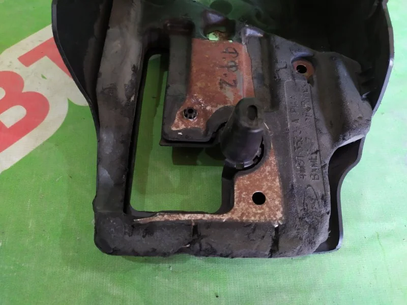 Кожух рулевой колонки (в сборе) Ford Focus 2009 - миниатюра 4