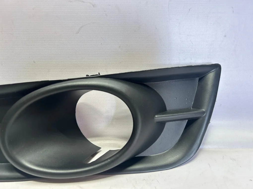 Рамка противотуманной фары правой Chevrolet Cruze 2009-2013 - миниатюра 4