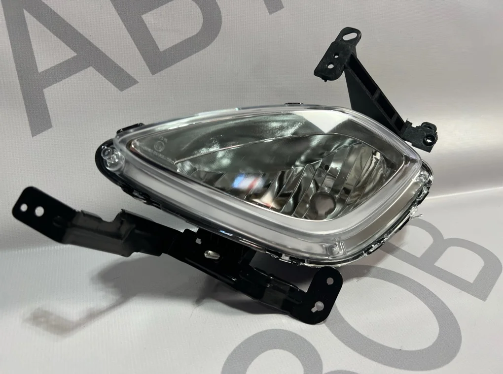 Фара противотуманная левая Hyundai Elantra 2011-2014 - миниатюра 2