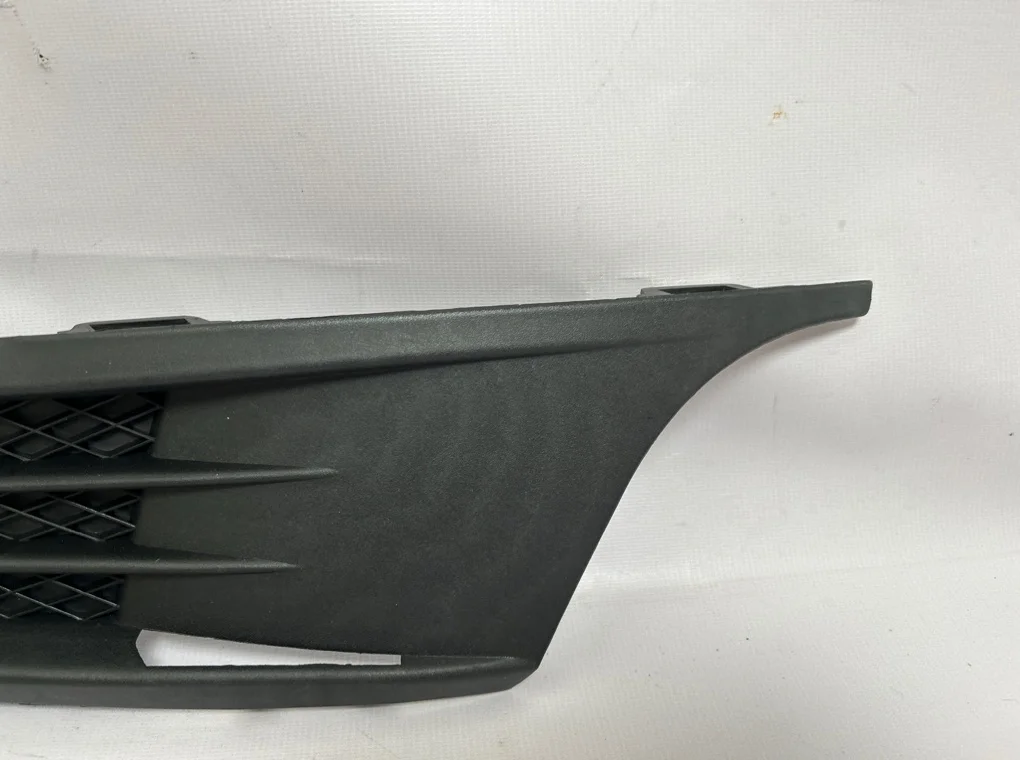 Решетка в бампер левая Volkswagen Jetta 2011-2014 - миниатюра 4