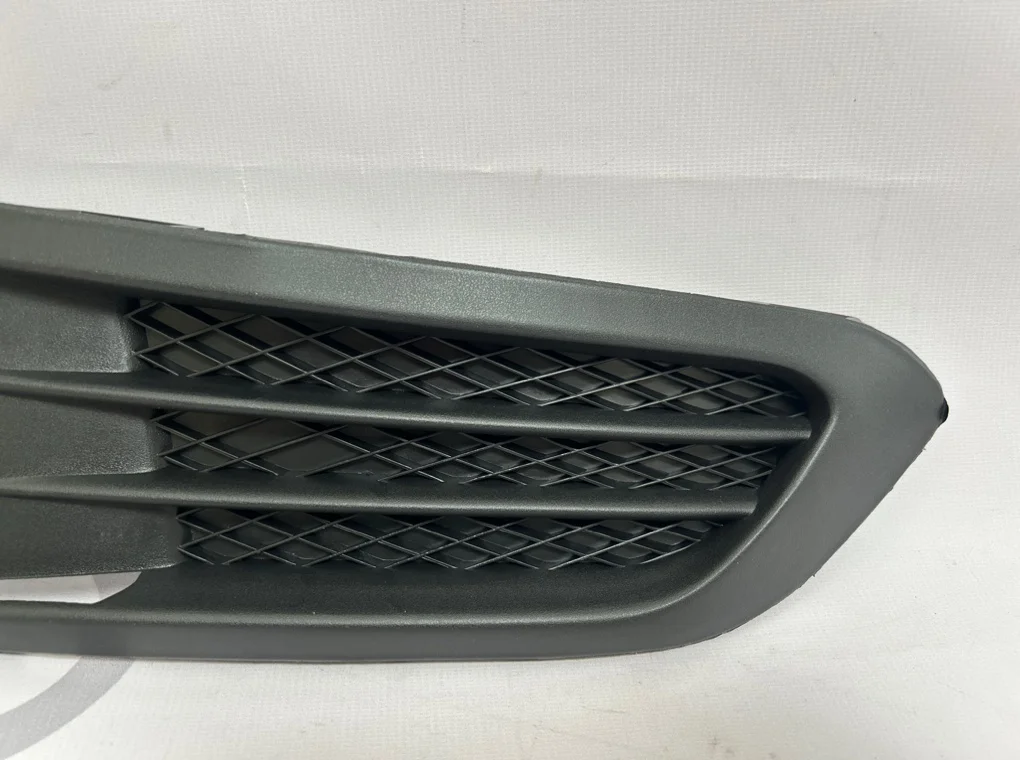 Решетка в бампер правая Volkswagen Jetta 2011-2014 - миниатюра 4