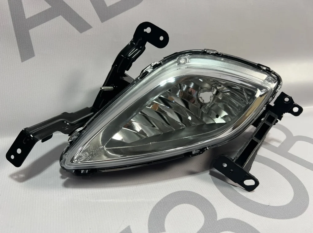 Фара противотуманная правая Hyundai Elantra 2011-2014 - миниатюра 2