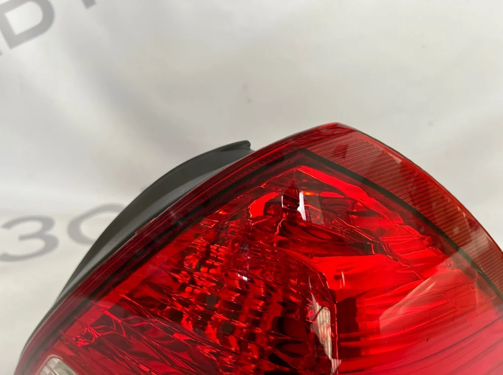 Фонарь задний правый Nissan Tiida 2007-2014 - миниатюра 3