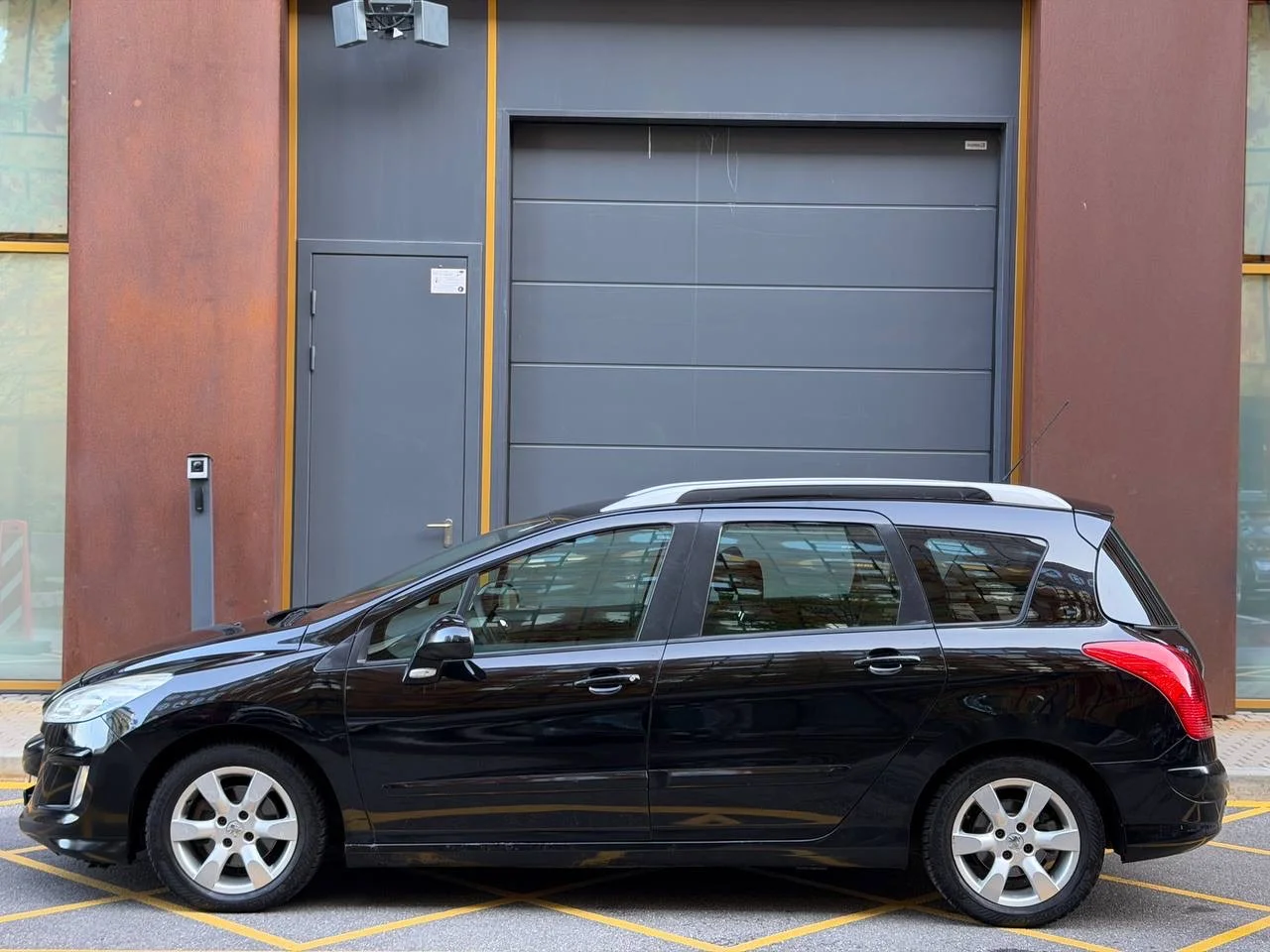 peugeuot 308 sw - миниатюра 2