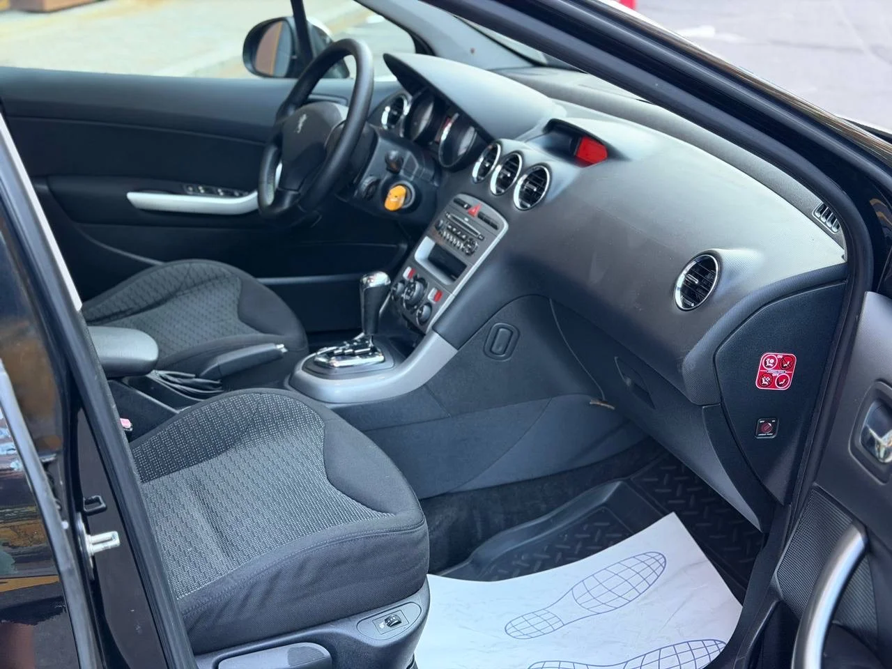 peugeuot 308 sw - миниатюра 19