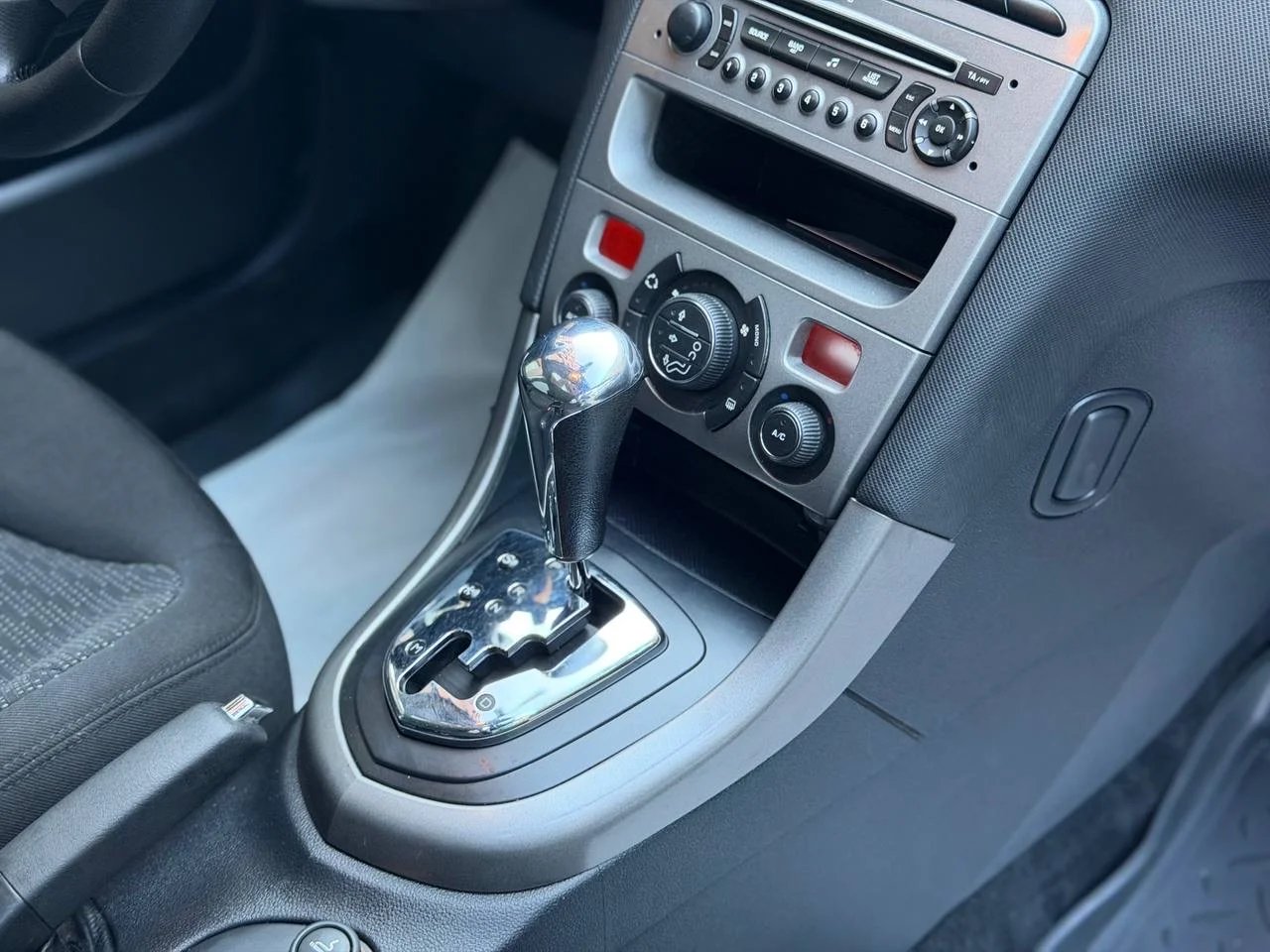 peugeuot 308 sw - миниатюра 20