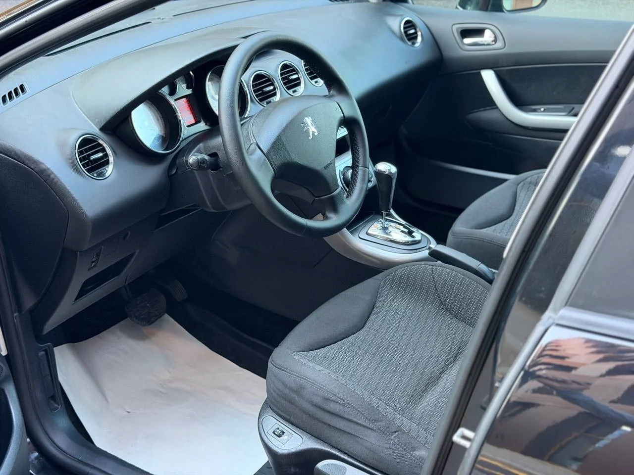 peugeuot 308 sw - миниатюра 23