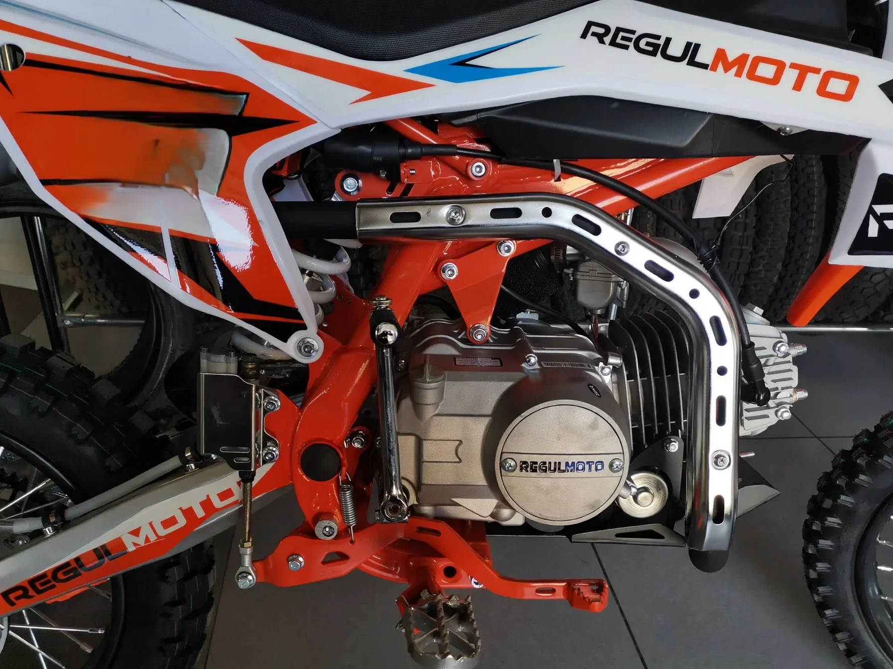 Мотоцикл питбайк Regulmoto Five YX125EM - миниатюра 3