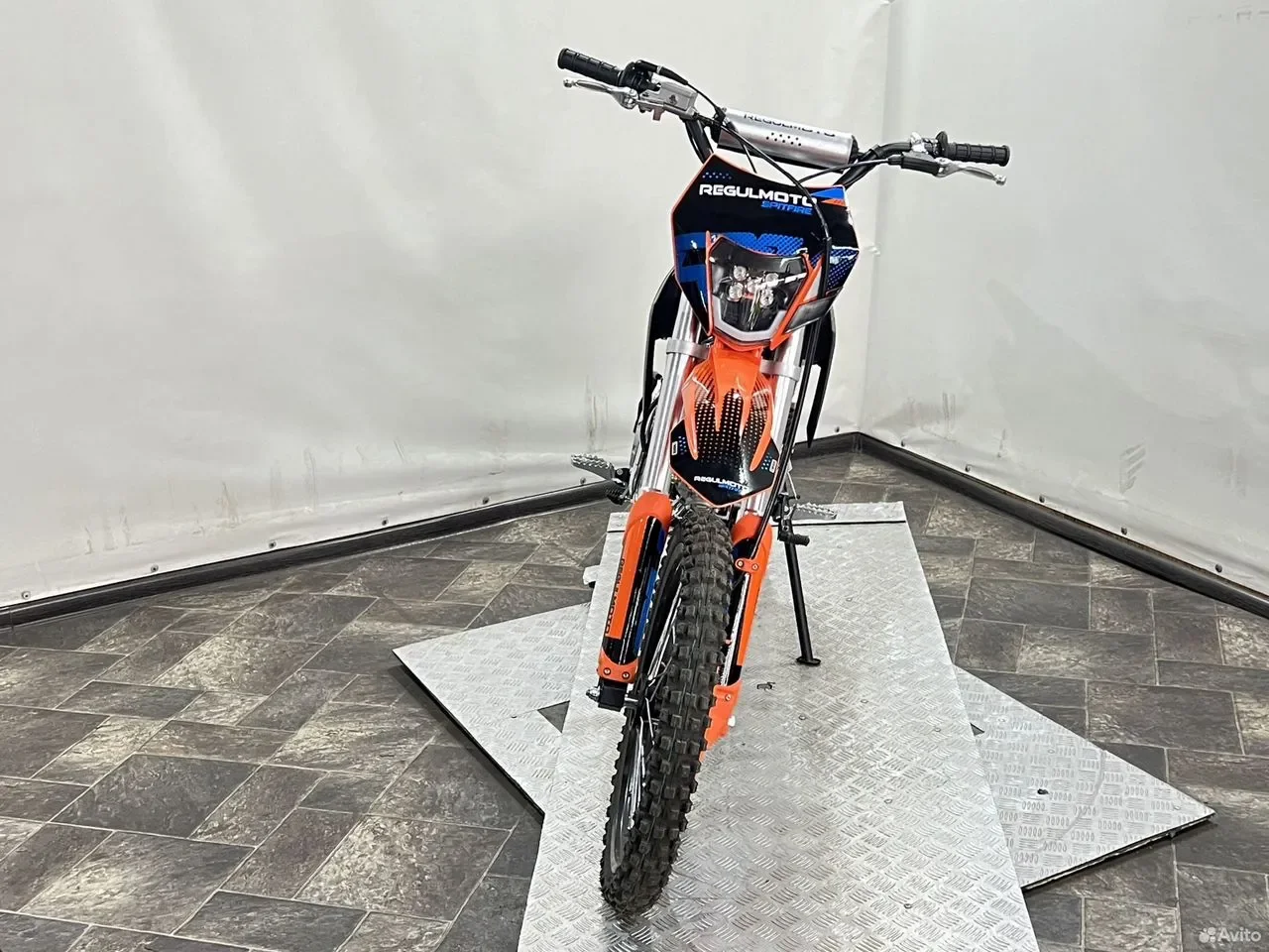 Мотоцикл Regulmoto Spitfire PRO 19/16, 140cc - миниатюра 2