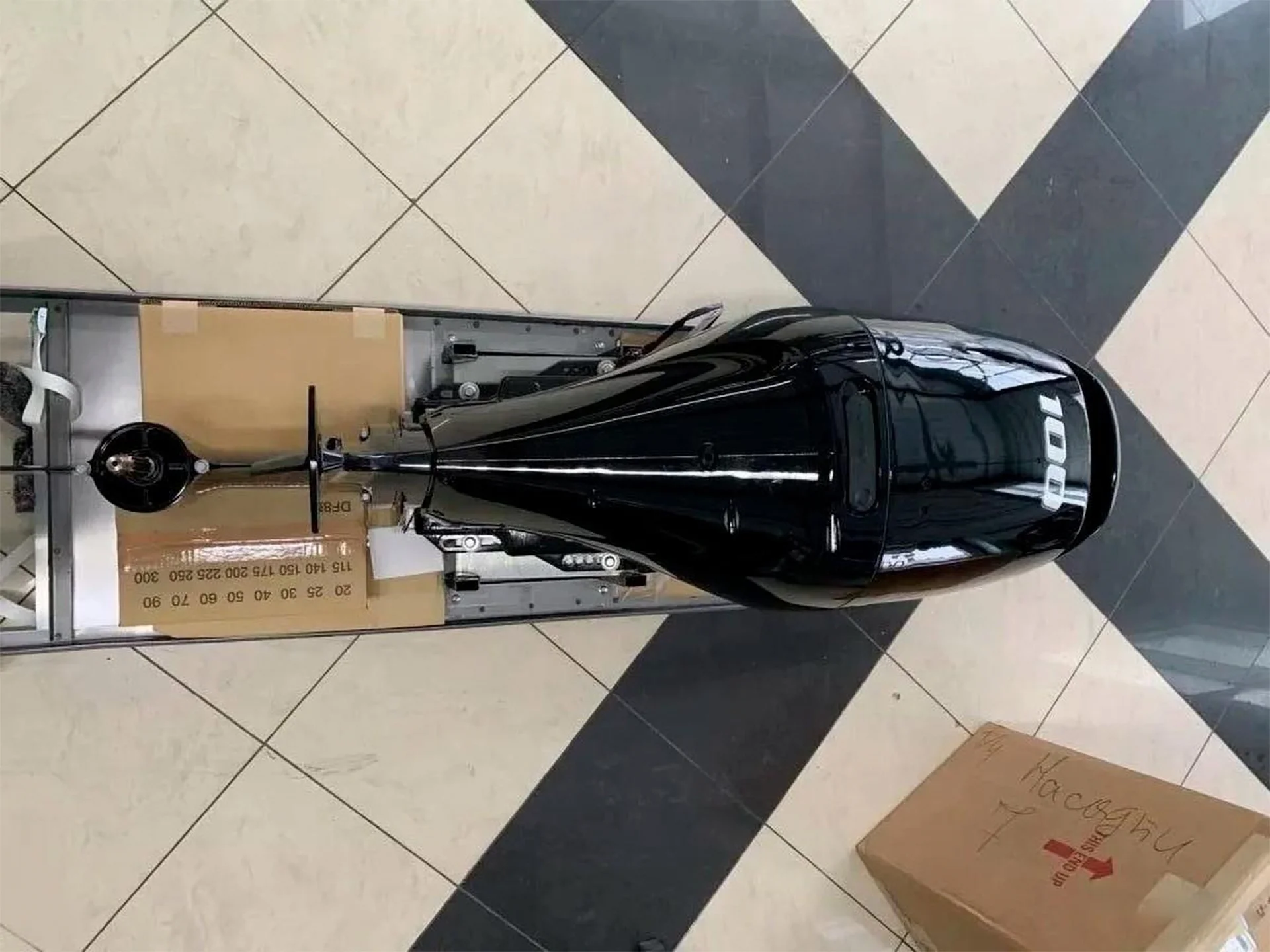 Лодочный мотор Suzuki DF 100 BTL - миниатюра 2