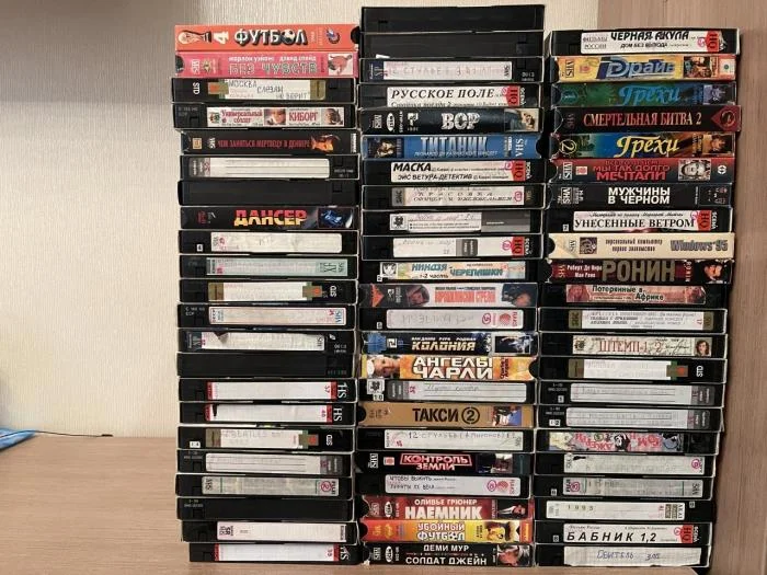 Продам набор видеокассет VHS-180-240 мин (67 шт.) познавательные,худ.фильмы,музыка и др.