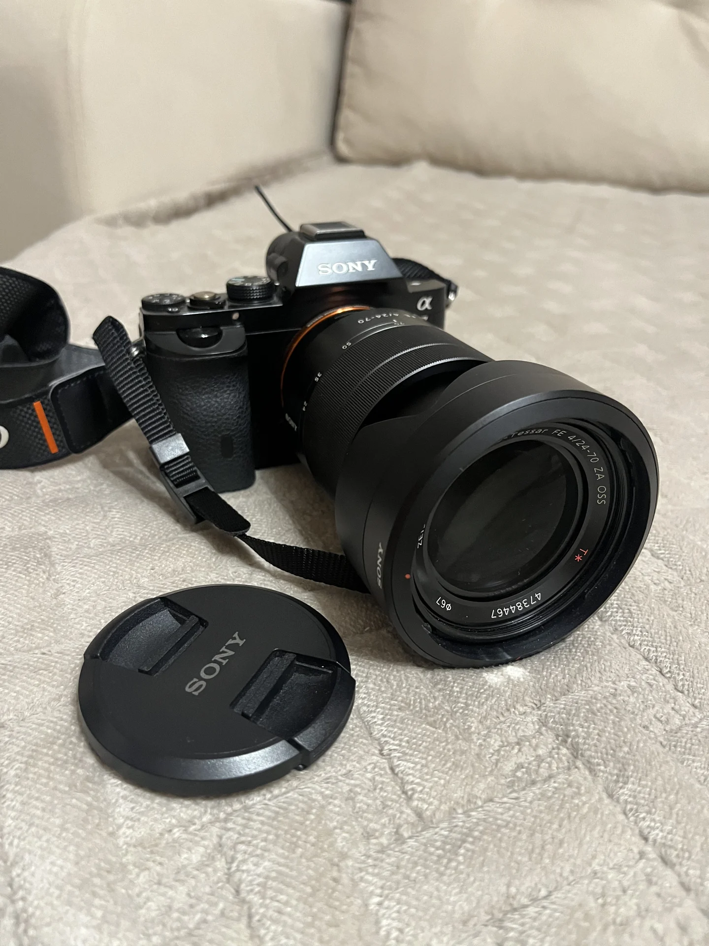 Фотоаппарат sony a7+ Sony zeiss FE 24-70mm - миниатюра 6