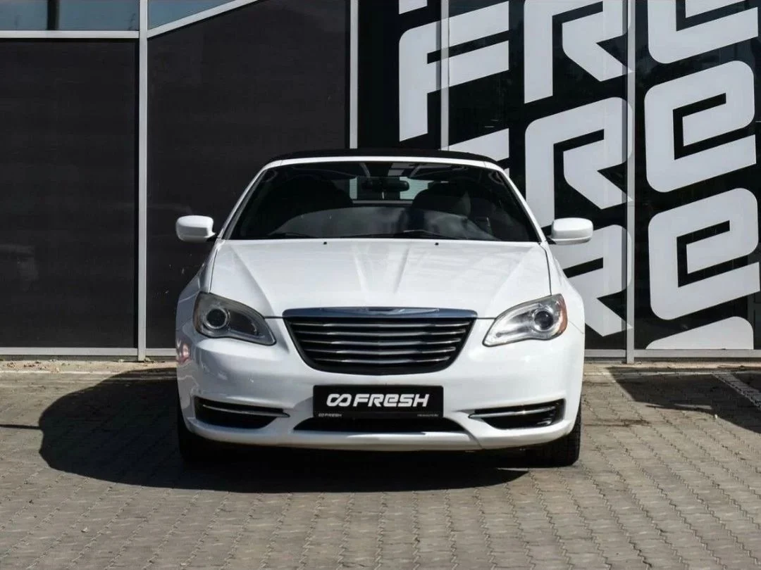 Кабриолет Chrysler 200 - миниатюра 3