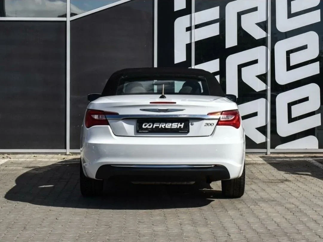 Кабриолет Chrysler 200 - миниатюра 4
