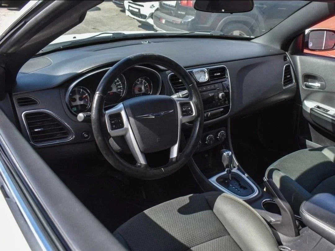 Кабриолет Chrysler 200 - миниатюра 5