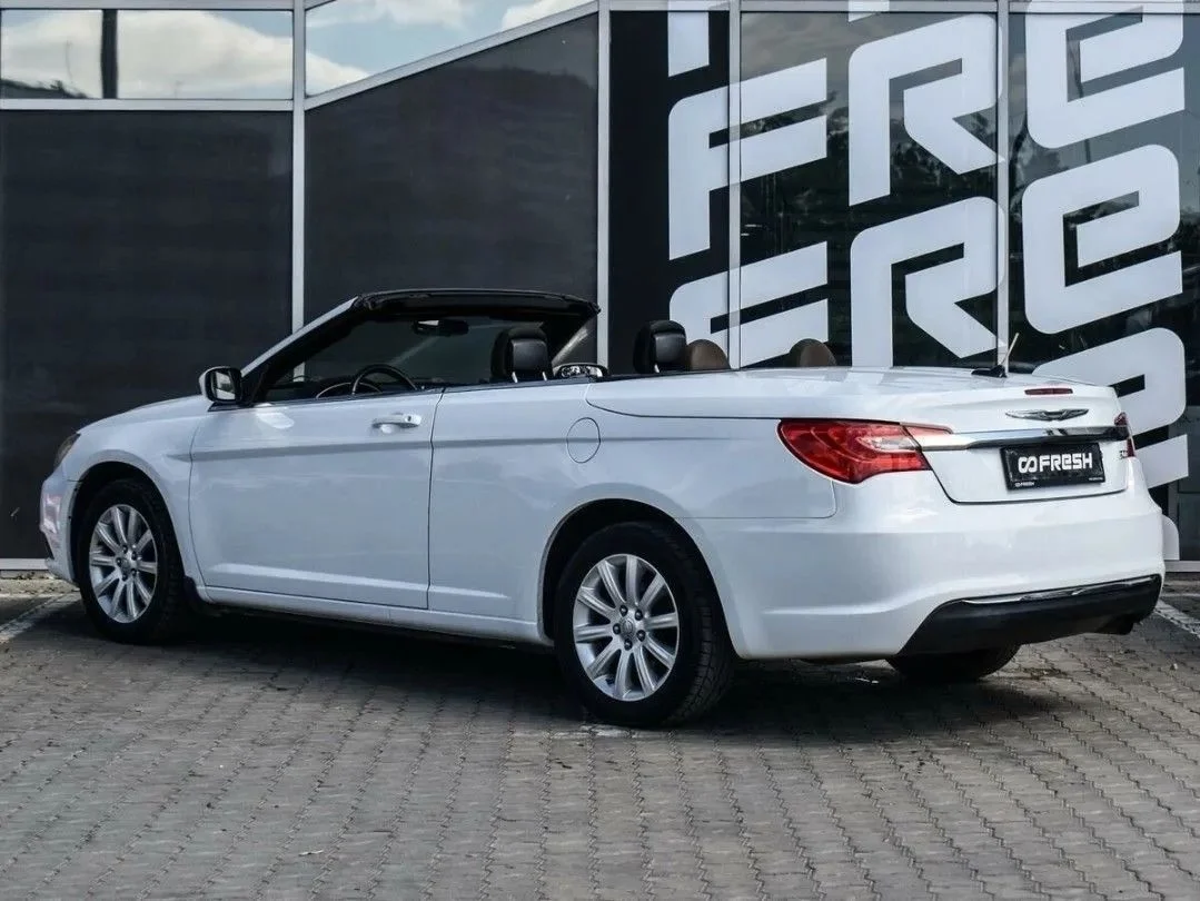 Кабриолет Chrysler 200 - миниатюра 6