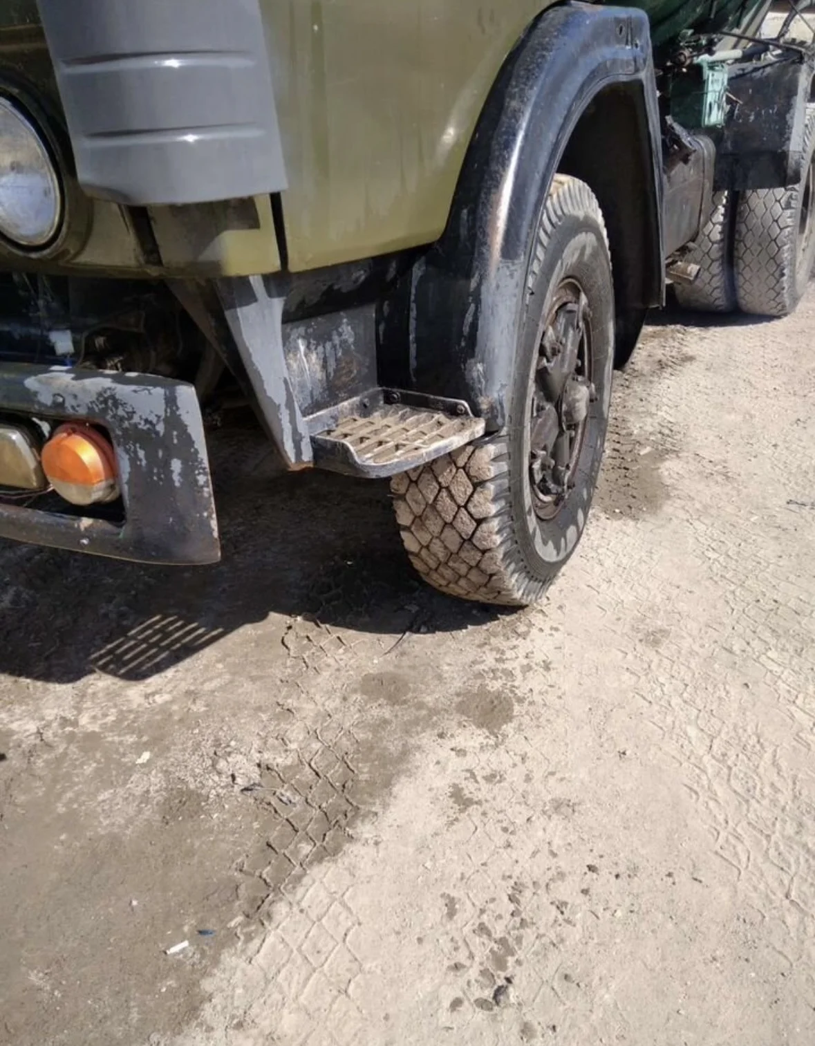 Автобетоносмеситель - миниатюра 4