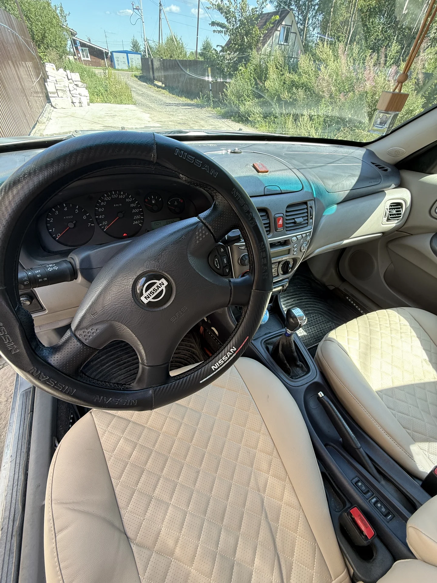 Nissan Almera - миниатюра 10