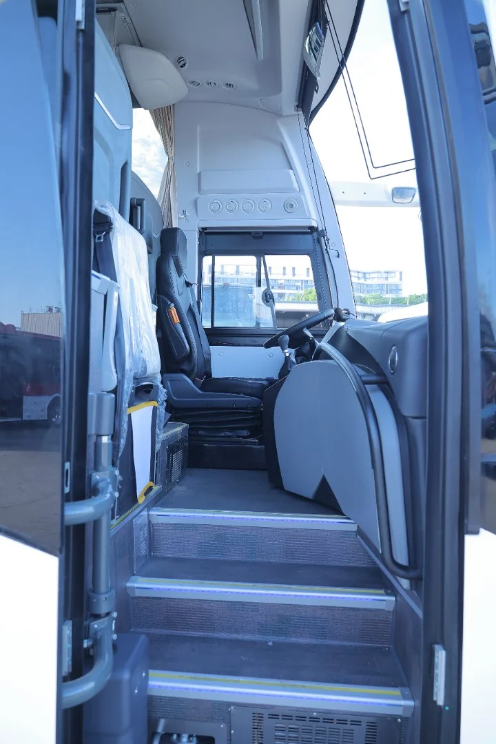 Автобус туристический KING LONG К12 (количество мест 55+1+1) Новый - миниатюра 12