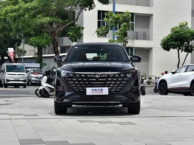Changan UNI-Z 1.5 AMT, 2026, 40 км - миниатюра 2