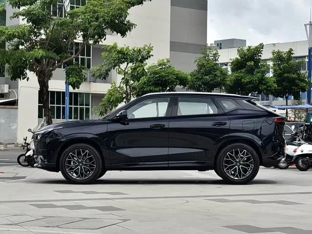 Changan UNI-Z 1.5 AMT, 2026, 40 км - миниатюра 3