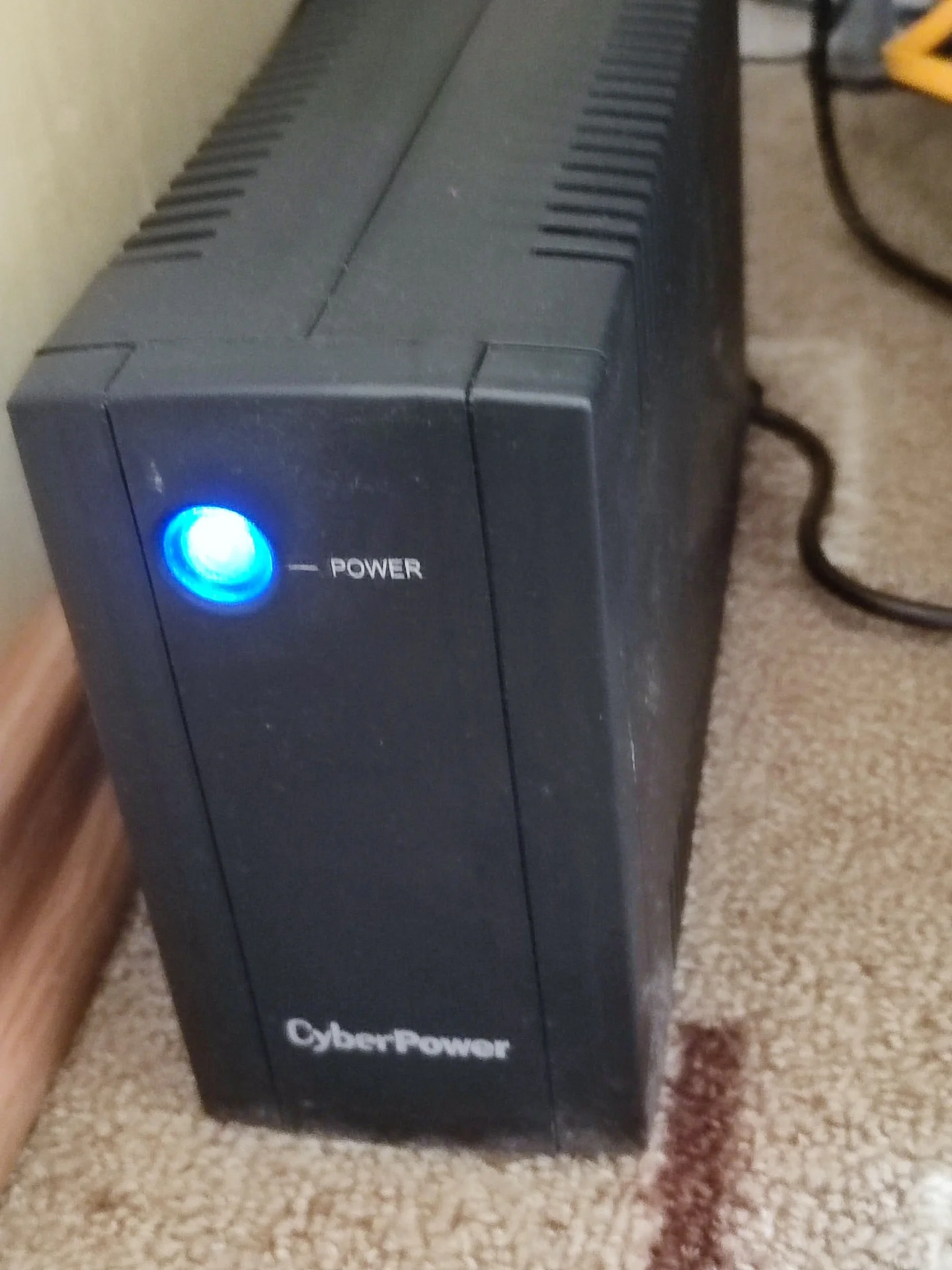 Источник бесперебойного питания СyberРowеr UТC650E - изображение 1