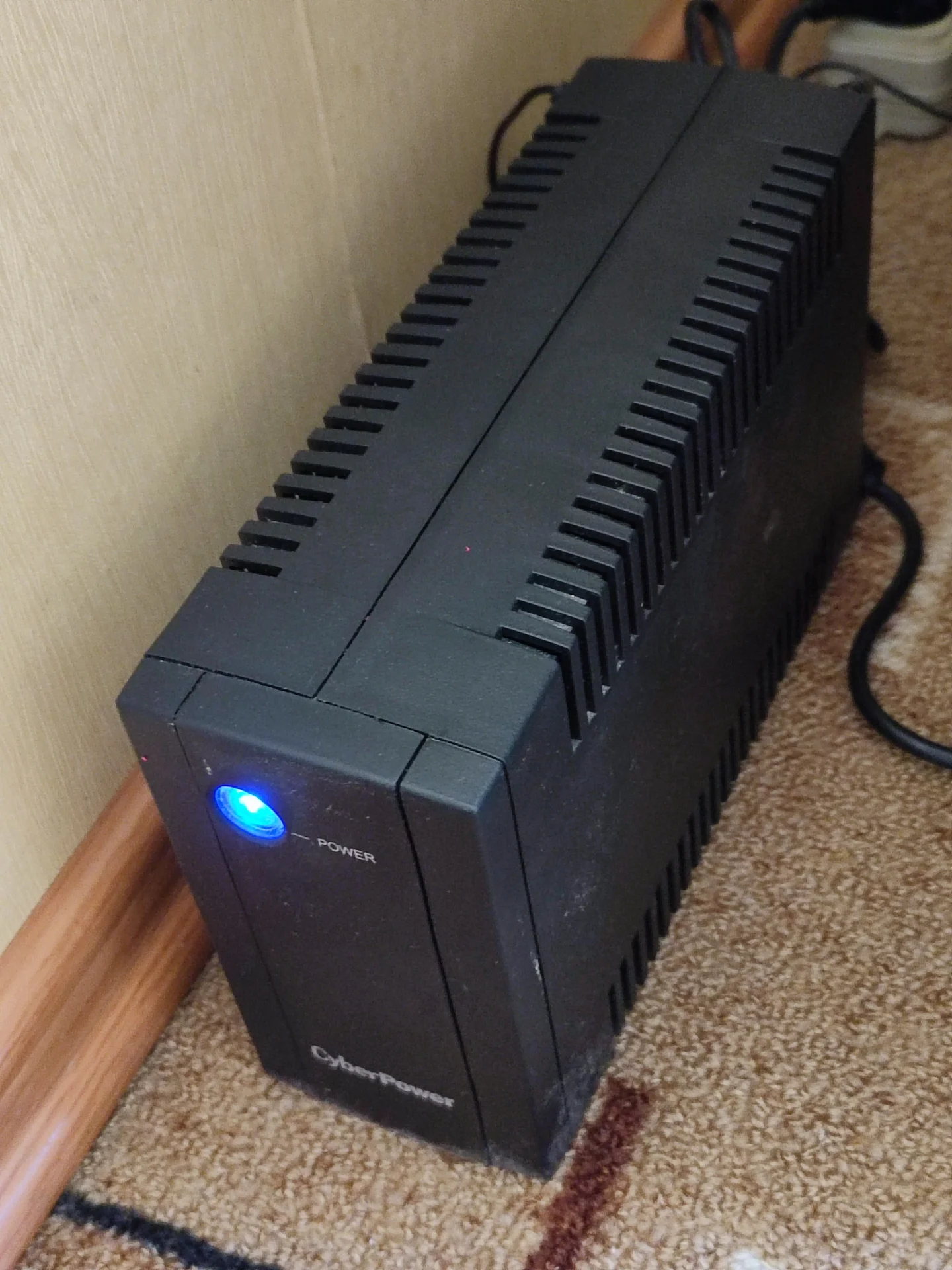 Источник бесперебойного питания СyberРowеr UТC650E - миниатюра 2