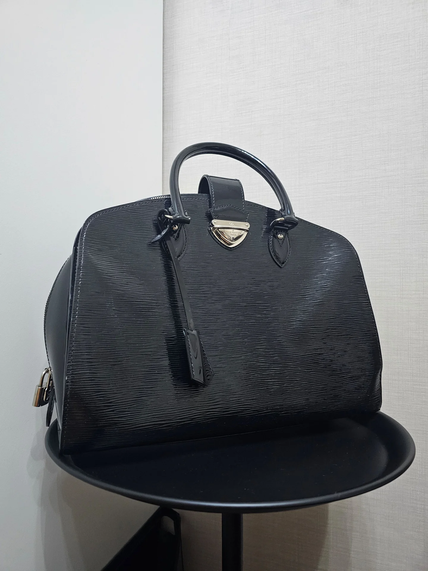 Louis Vuitton - миниатюра 2