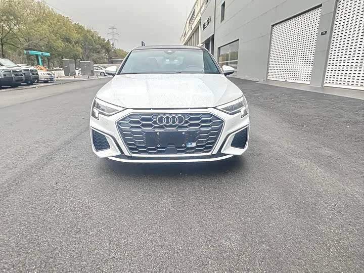 AUDI A3 2023 S-line 1.4 150hp - миниатюра 2