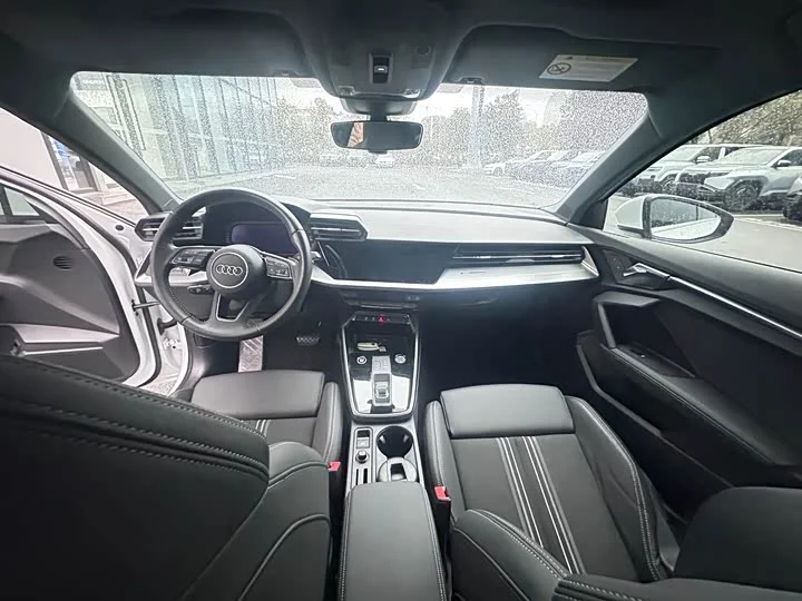 AUDI A3 2023 S-line 1.4 150hp - миниатюра 8