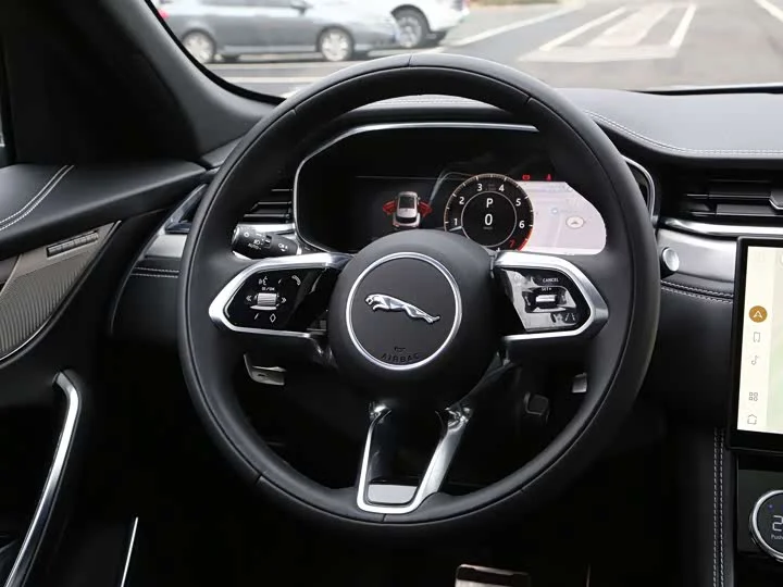 JAGUAR F-PACE "R-dinamic BLACK" 2024 - миниатюра 4