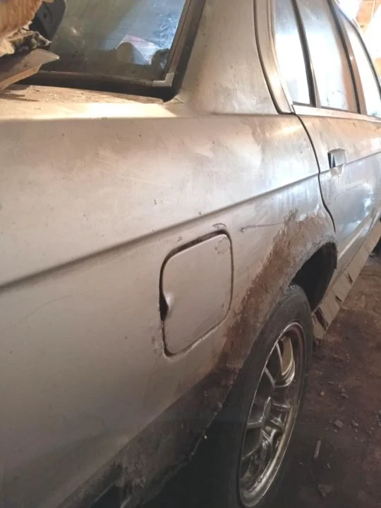 ПРОДАЮ ПОЛНОСТЮ АВТО БМВ Е30 ДЛЯ ЗАПЧАСТИ - миниатюра 4