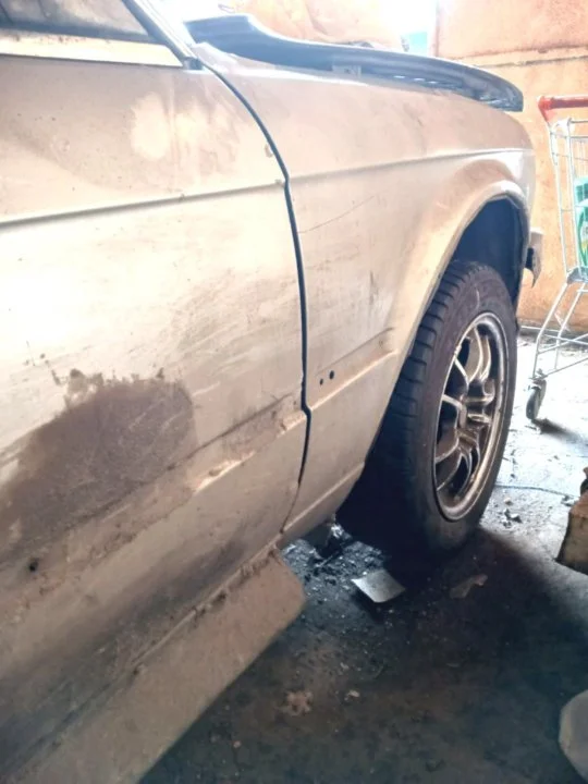 ПРОДАЮ ПОЛНОСТЮ АВТО БМВ Е30 ДЛЯ ЗАПЧАСТИ - миниатюра 8