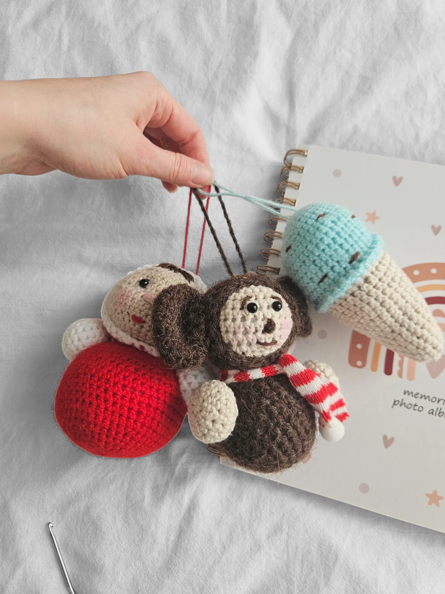 Вязанные игрушки, обвес, брелок, подвеска на сумку - изображение 1