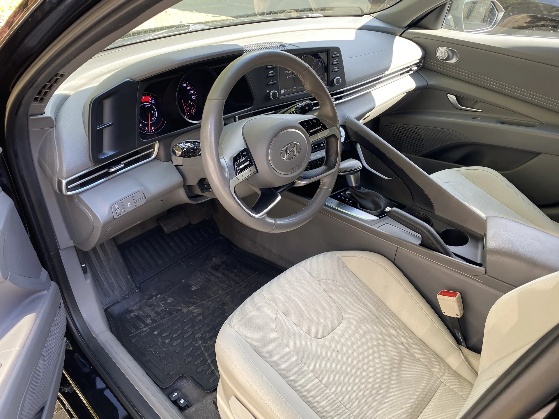 Hyundai Elantra 2022 - миниатюра 2