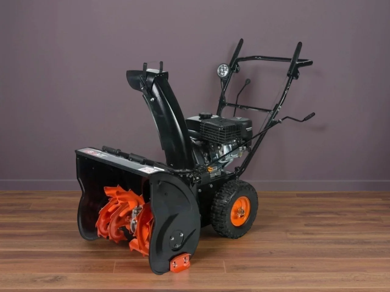 Снегоуборщик бензиновый Brait BR-T6557E 6.5 л.с