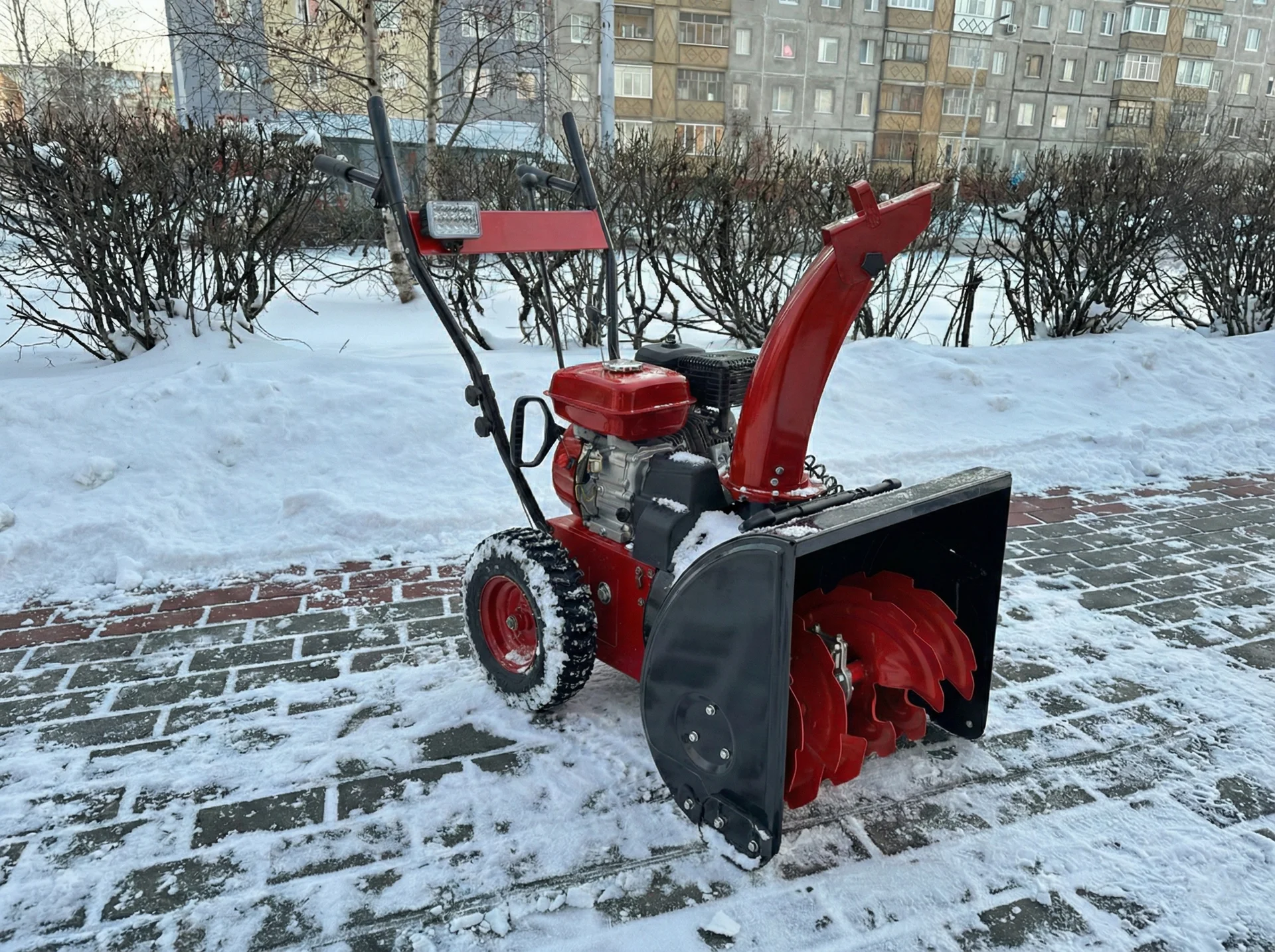 Снегоуборщик бензиновый Forza T AC-F 700EV 7 л.с
