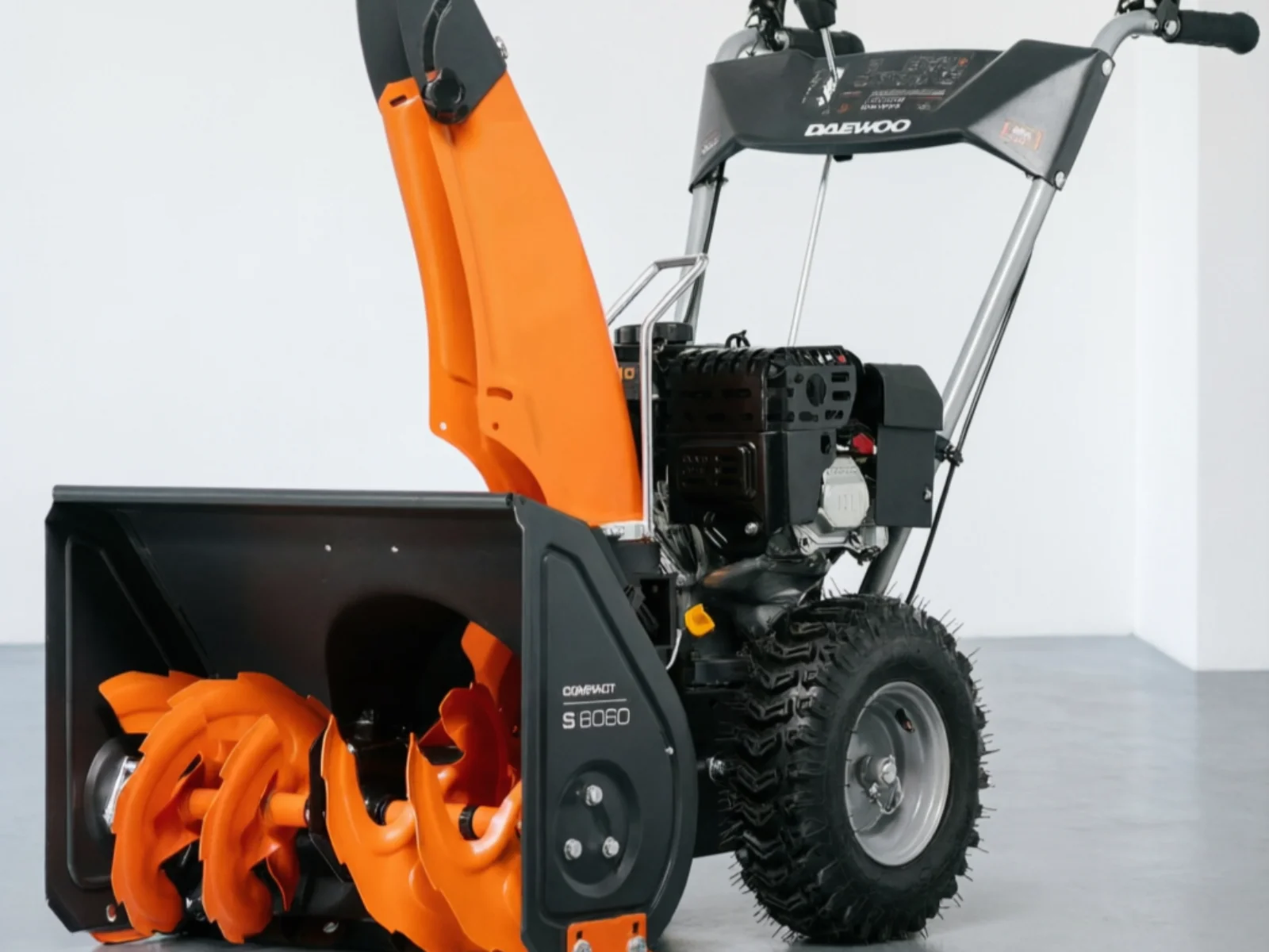 Снегоуборщик бензиновый Daewoo S 6060 7 л.с - миниатюра 2