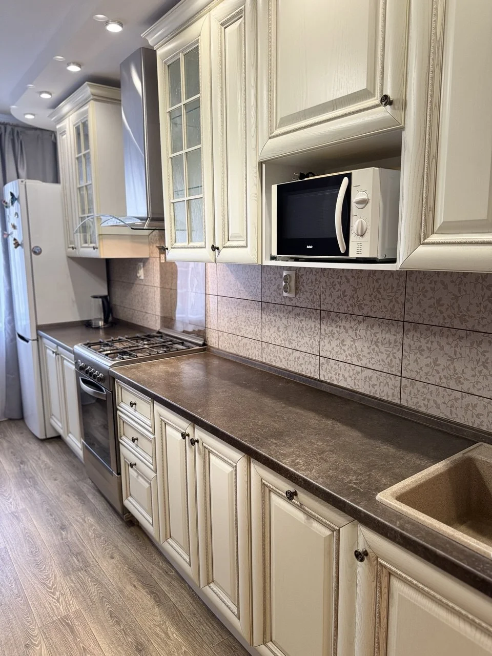 2-к. квартира, 60 м², 8/10 эт. - изображение 1