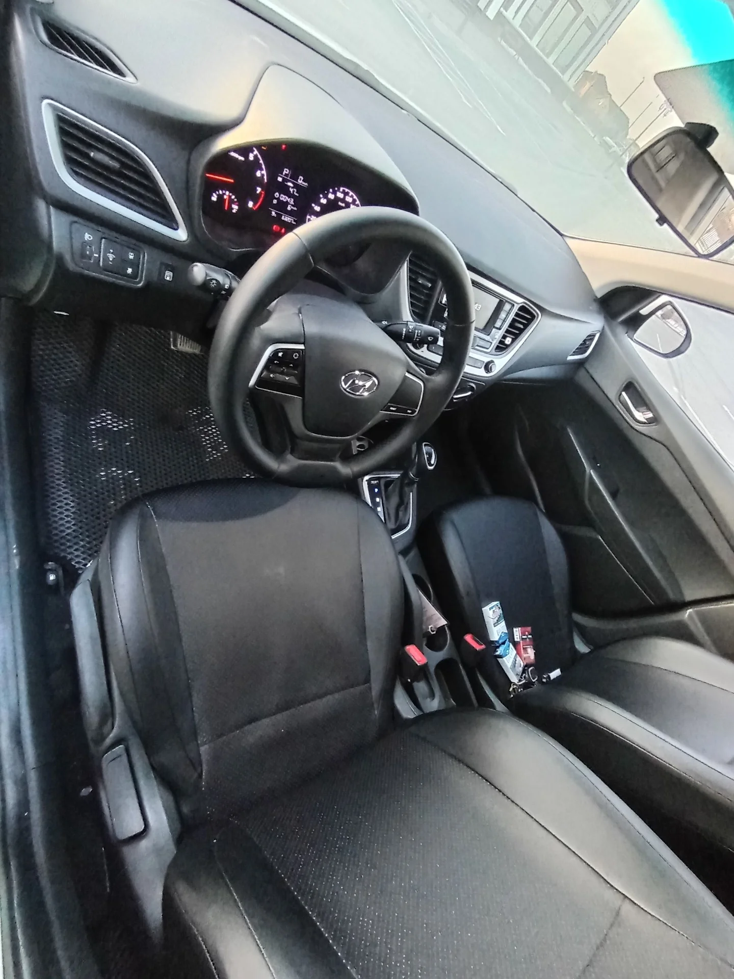 Hyundai solaris - миниатюра 7