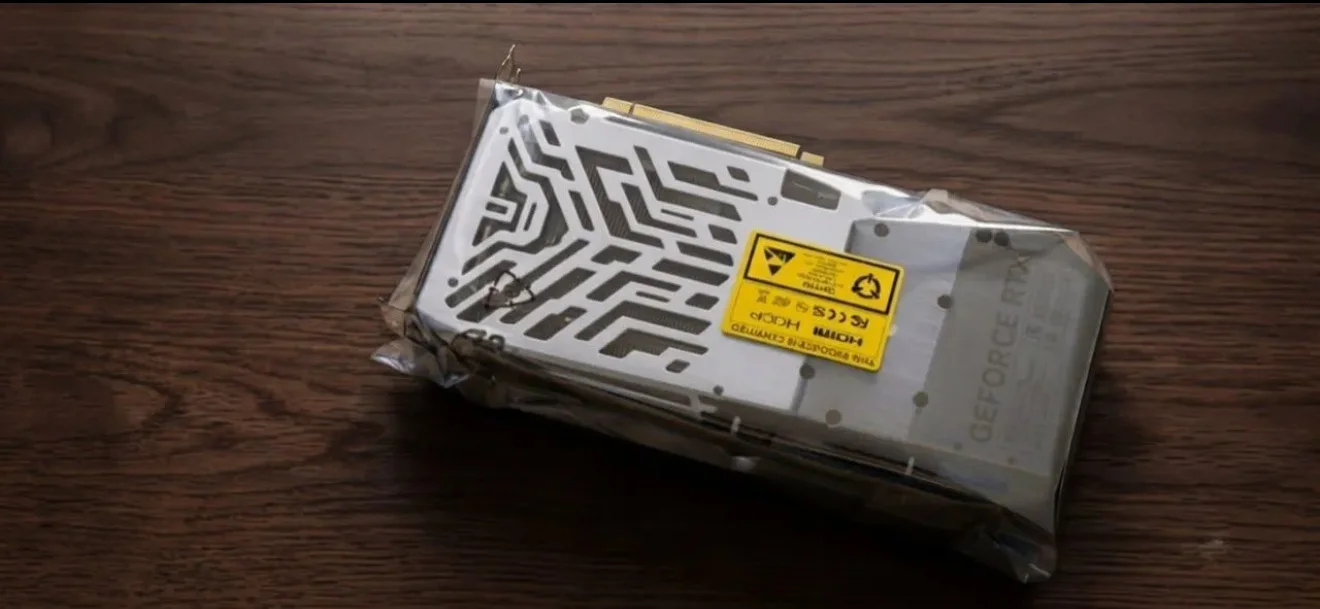 Видеокарта Palit RTX 5060ti 16Gb White OC - миниатюра 2