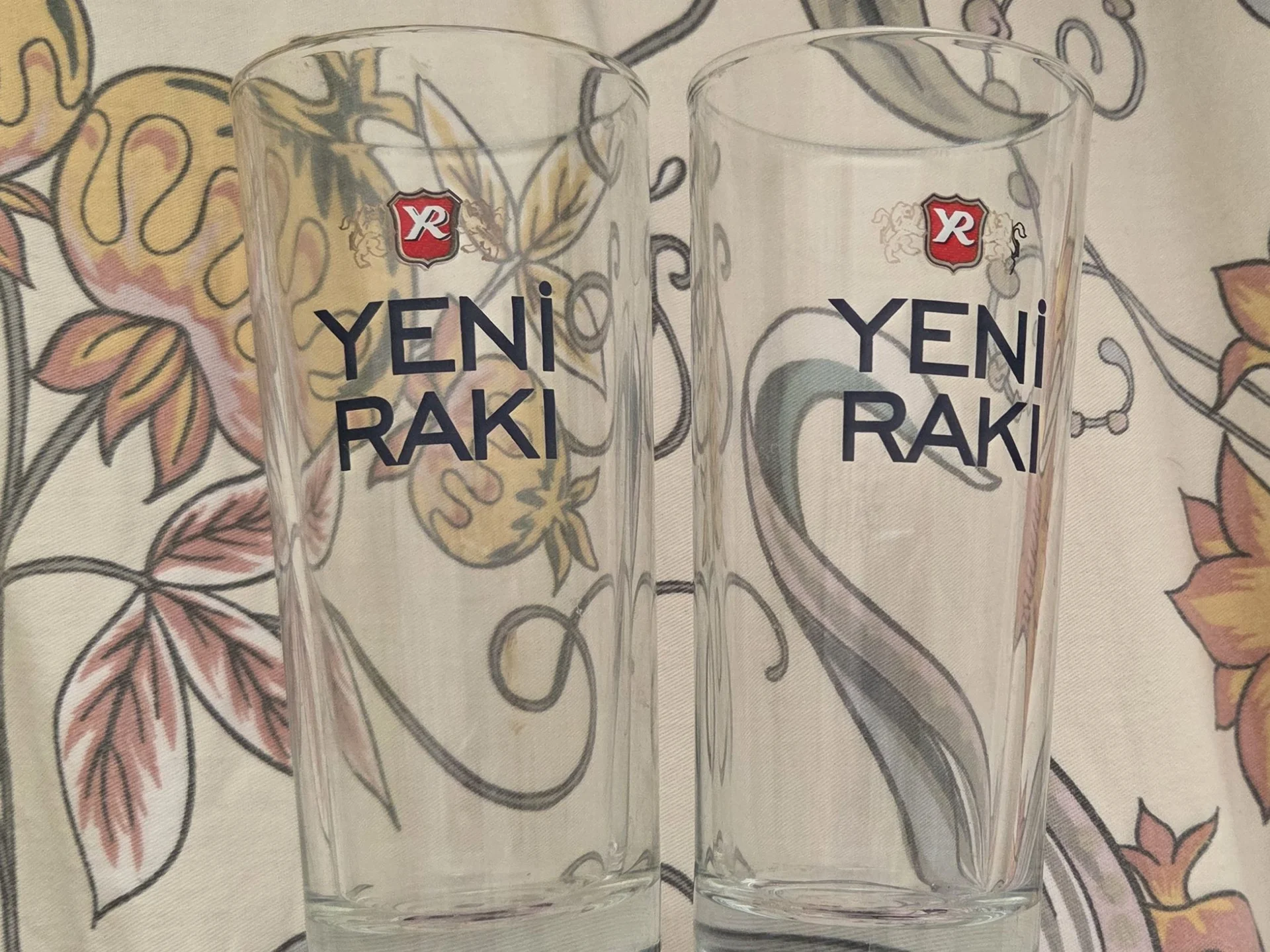 два стакана yeni raki - изображение 1